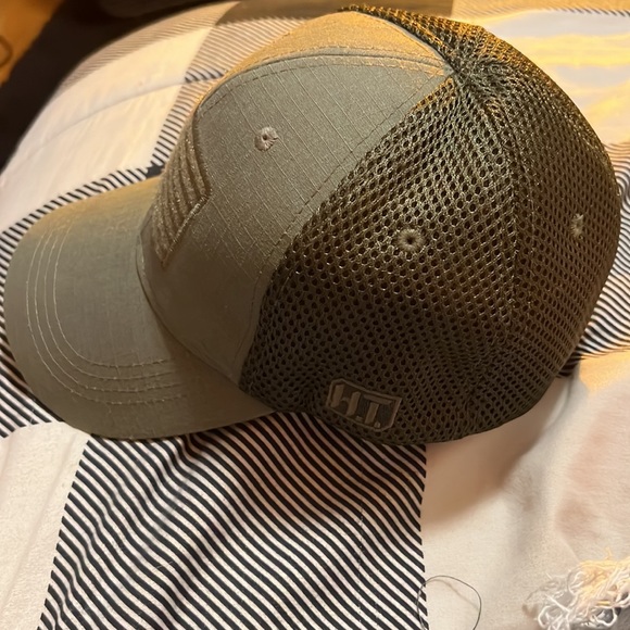 Army green hat with flag on front - Picture 2 of 3